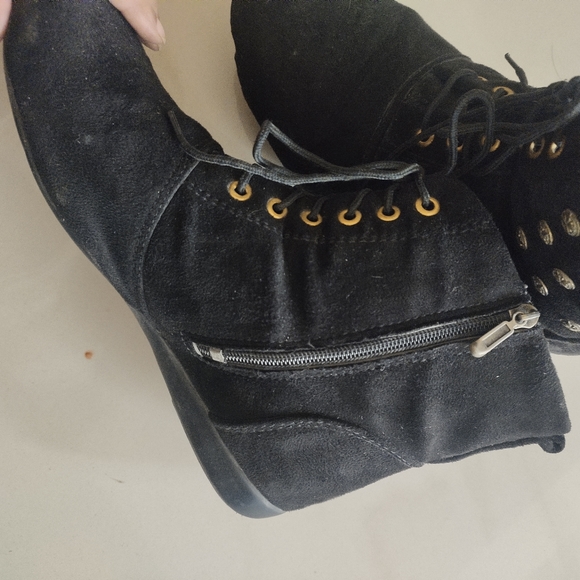 Velvet ankle boots - Picture 8 of 9